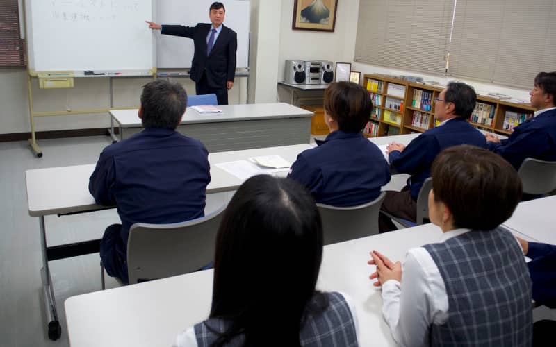 コンプライアンス室長